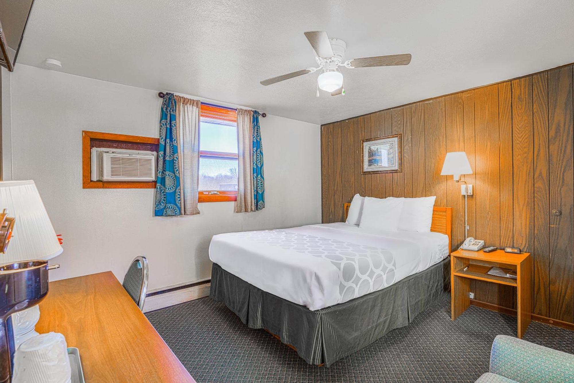 Love Hotels Silver Street By Oyo At Hurley Wi Exteriör bild