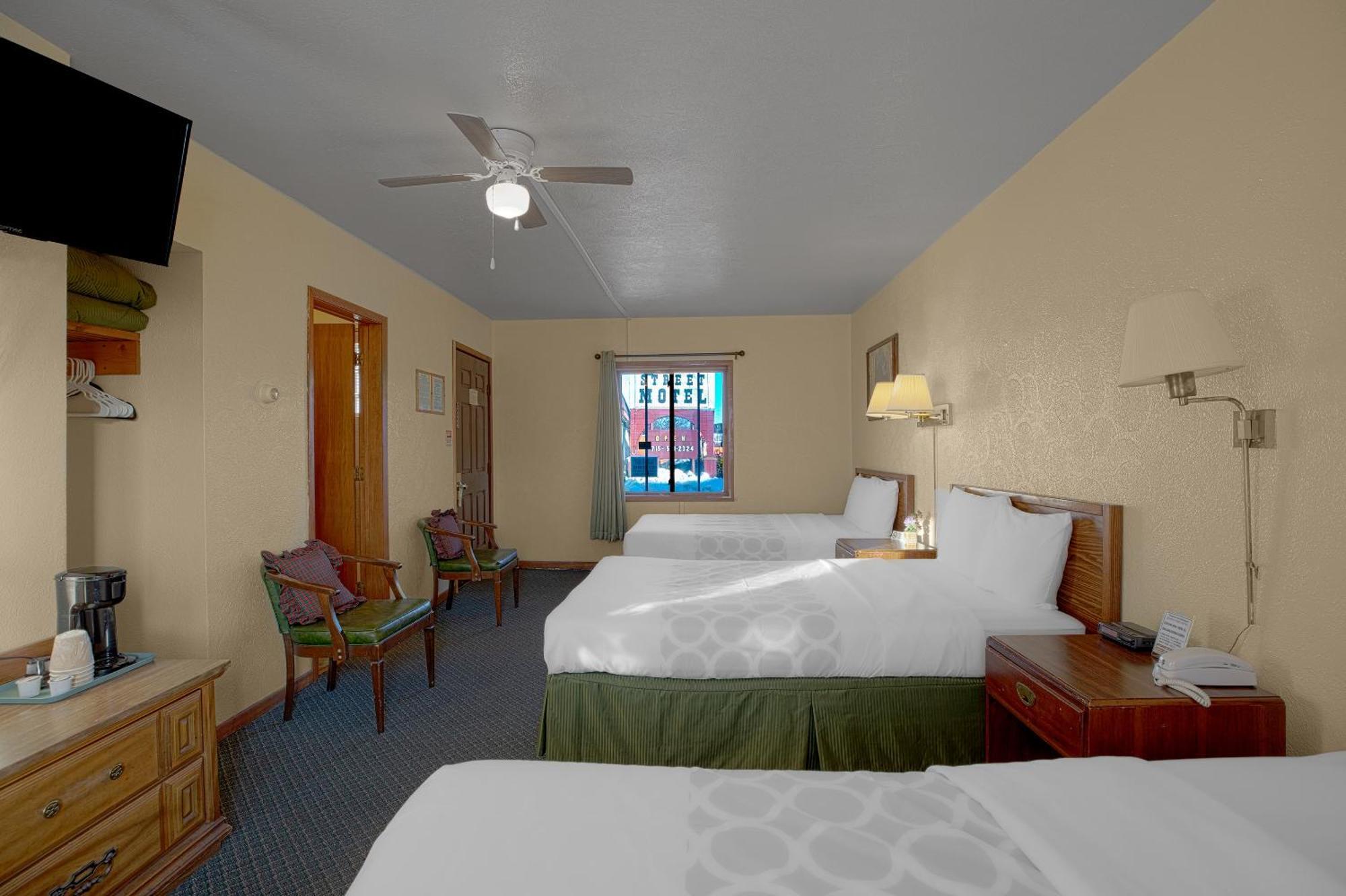 Love Hotels Silver Street By Oyo At Hurley Wi Exteriör bild